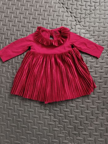 Robe rouge bébé