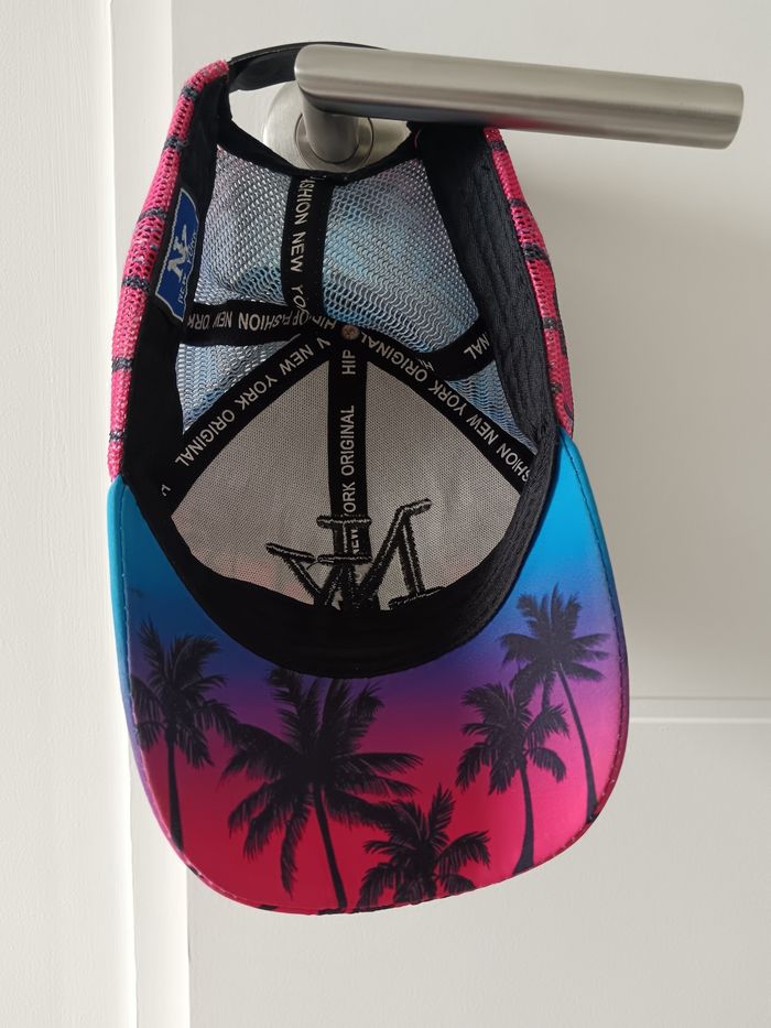 Casquette mixte réglable taille 8-12 ans ( 56 cm) de New York en excellent état. - photo numéro 2