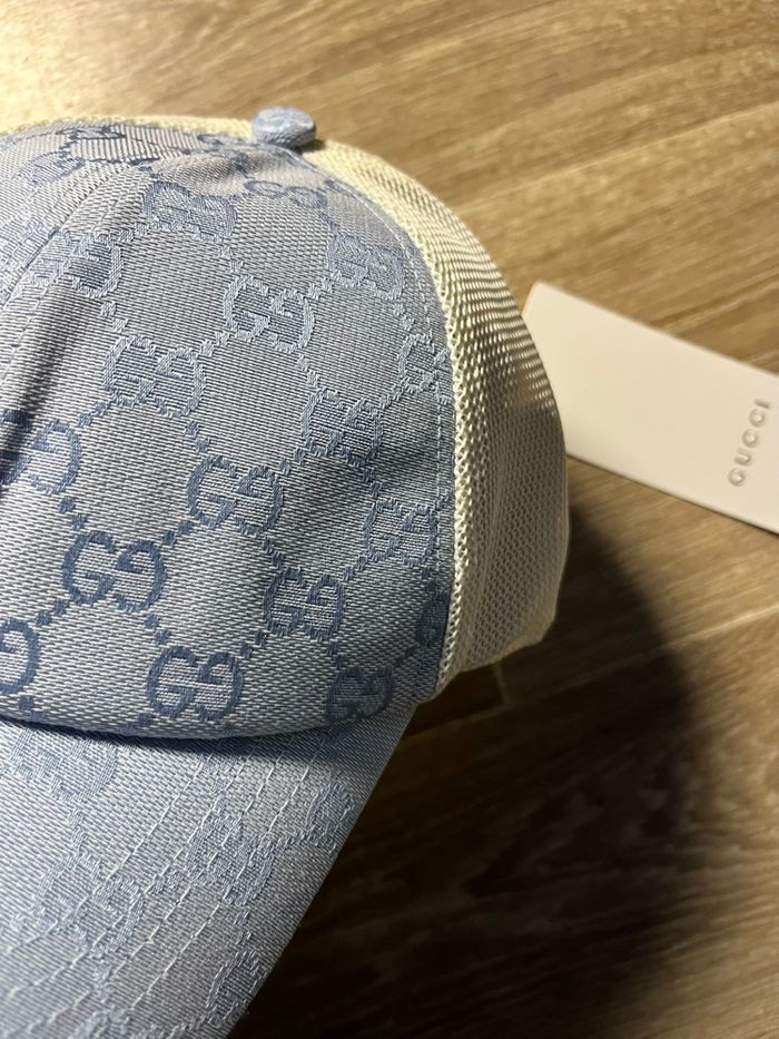 Casquette bleue - photo numéro 2