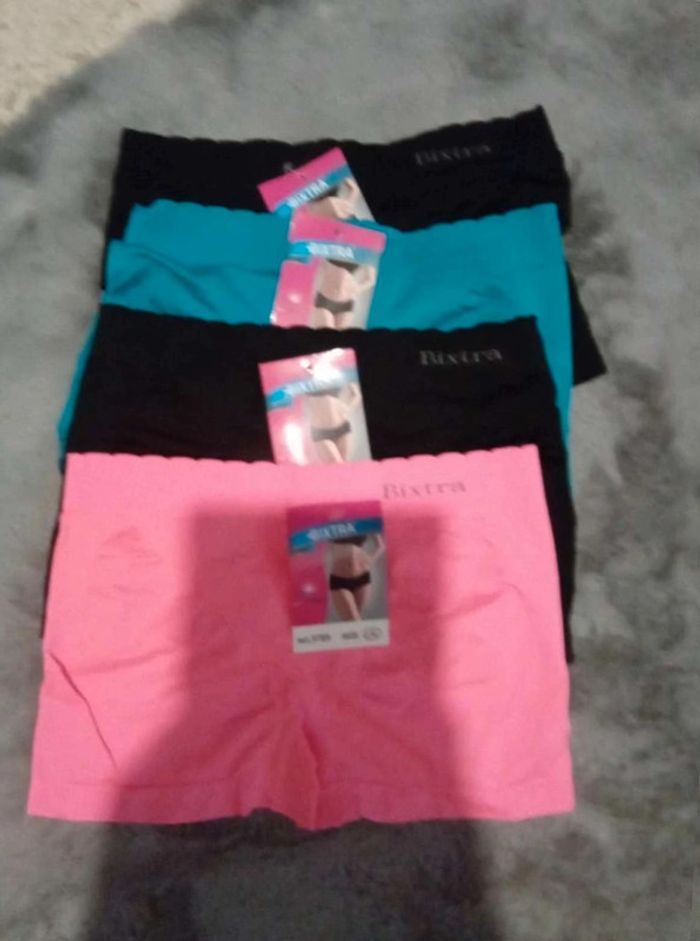 Lot  de  4