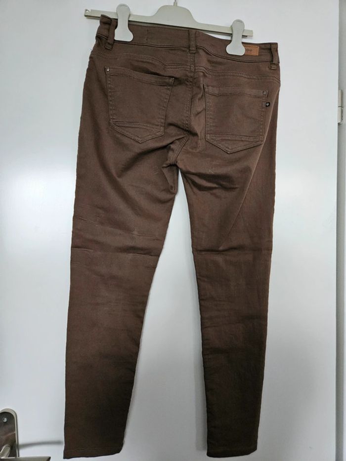 Jean taille 42 - photo numéro 2