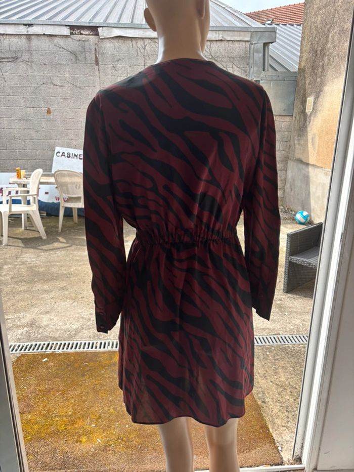 Robe d’été zébrée manche longue Zara neuve - photo numéro 6