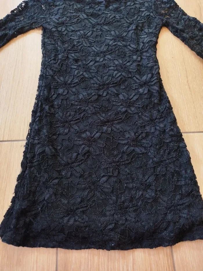 Robe noire à dentelle Taille XS - photo numéro 3