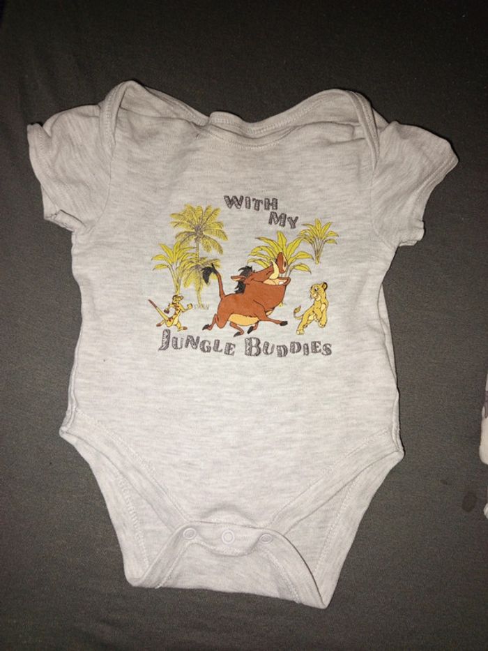 Bodie roi lion Disney taille 6-9mois Primark