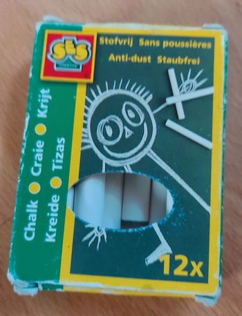 Boite de craie blanche