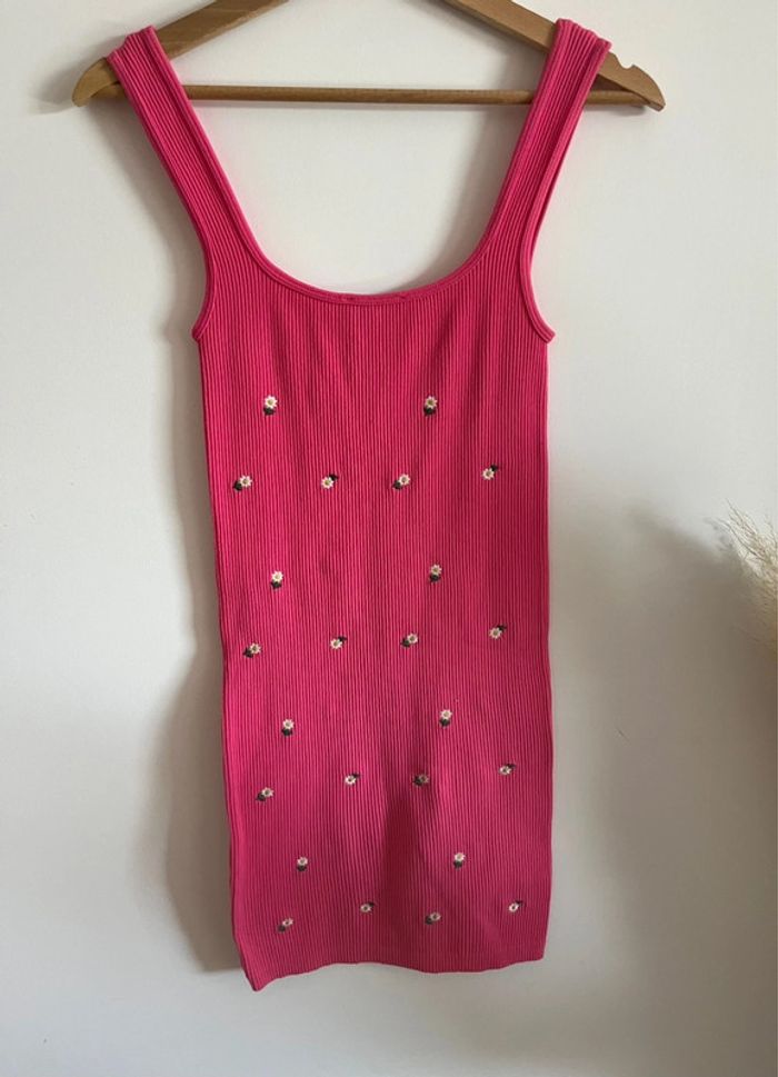 Robe moulante fuschia bec marguerites Zara - photo numéro 6