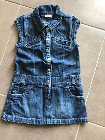 Robe en jean délavé taille 4-5 ans