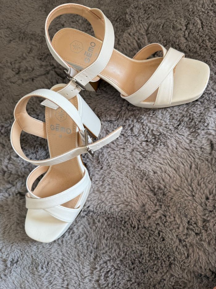 Chaussure blanche - photo numéro 6