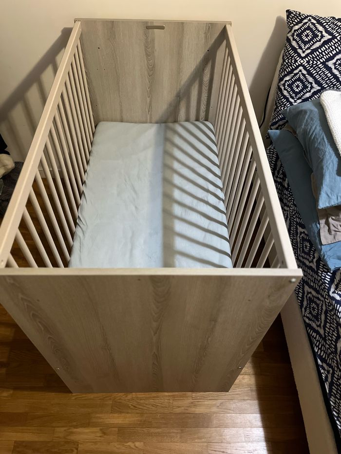 Lit évolutif sauthon et commode table à langer - photo numéro 2