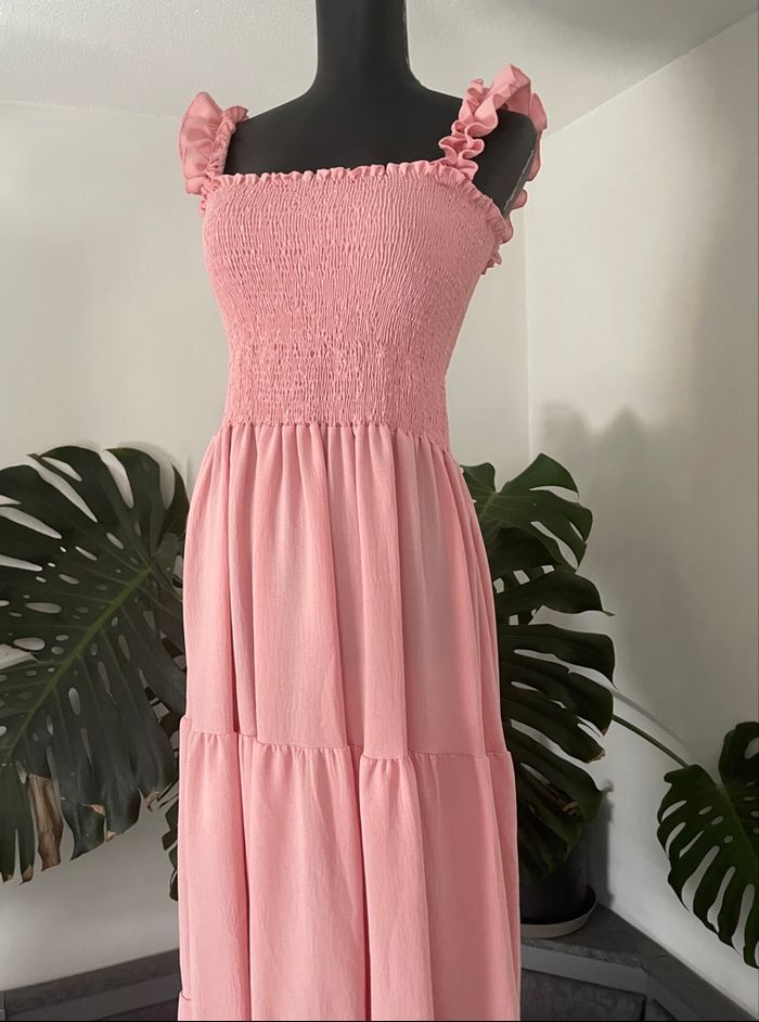 Très jolie robe longue rose poudré, neuve sans étiquette. - photo numéro 4
