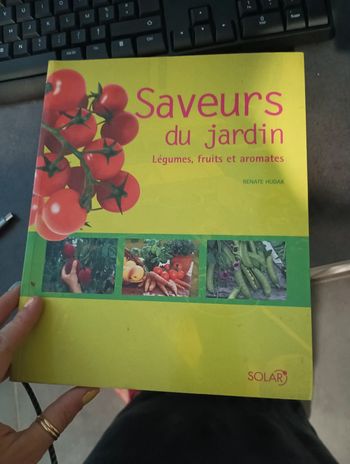 Livre saveurs du jardin Legumes fruits et aromates