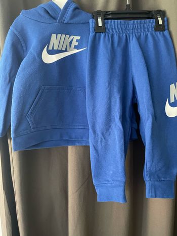 Ensemble nike bébé 24 mois