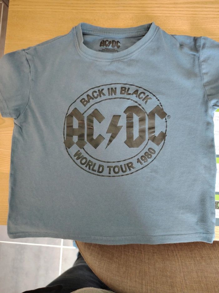 T-shirt ACDC 6 ans
