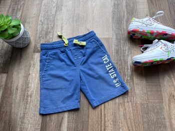 - Short In extenso - 4 ans - bon état 