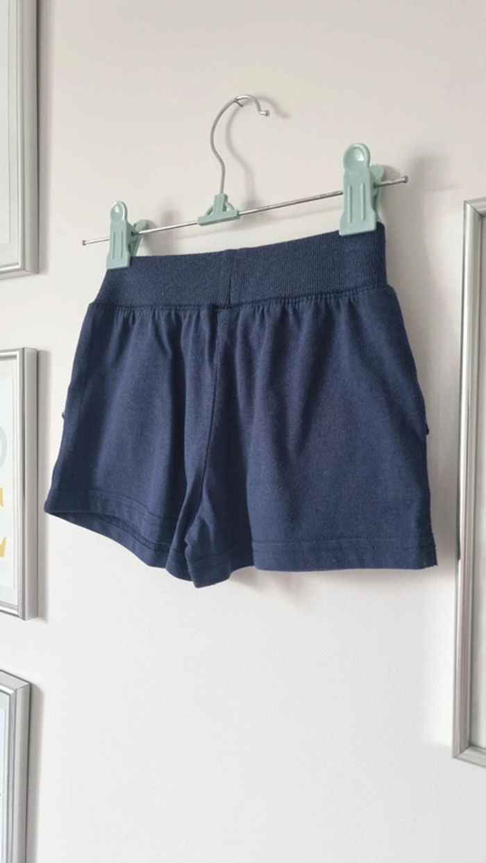 Short marine taille 4ans détail vichy comme neuf - photo numéro 2