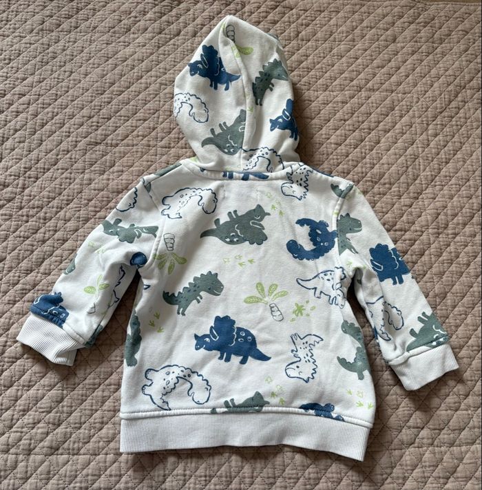 Gilet à capuche / 6 mois - photo numéro 3