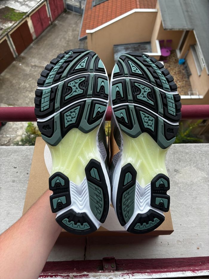 ASICS Gel Kayano 14 White/Slate Grey - Taille 44 - Neuves - photo numéro 7