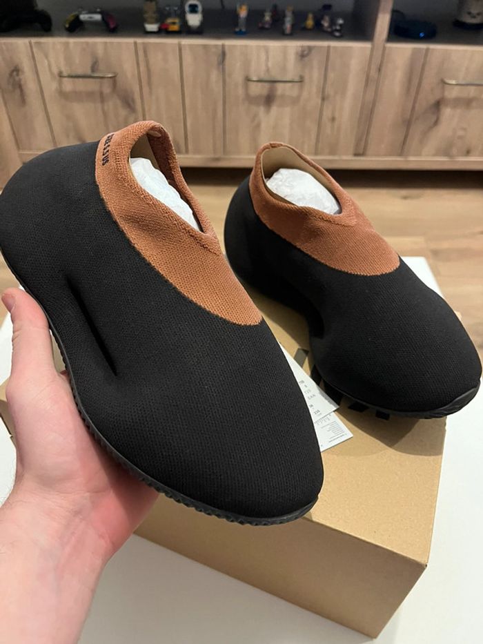 Yeezy knit Carbon