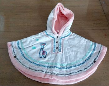 Poncho polaire bébé fille 6mois en bon état