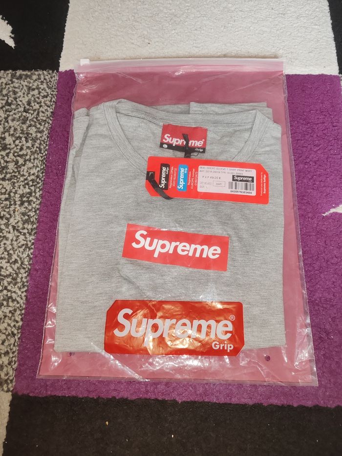 T-shirt supreme pour femme. - photo numéro 3