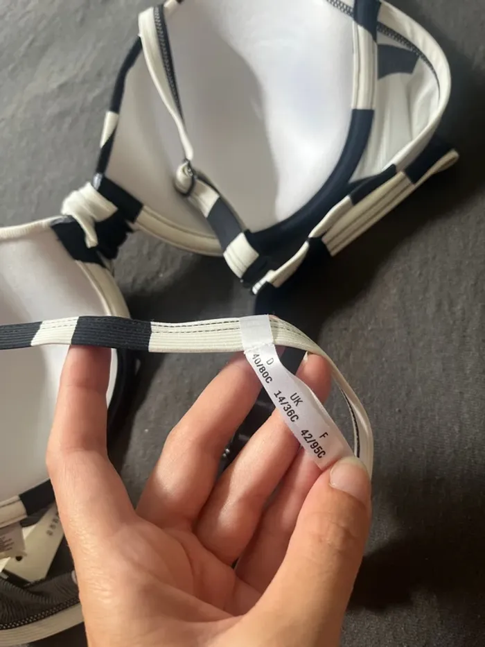 Haut maillot de bain neuf - photo numéro 7