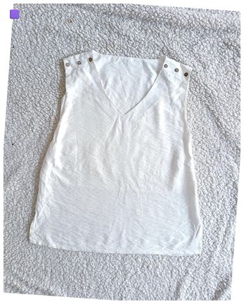 Débardeur blanc à boutons aux épaules old school mignon cute boheme