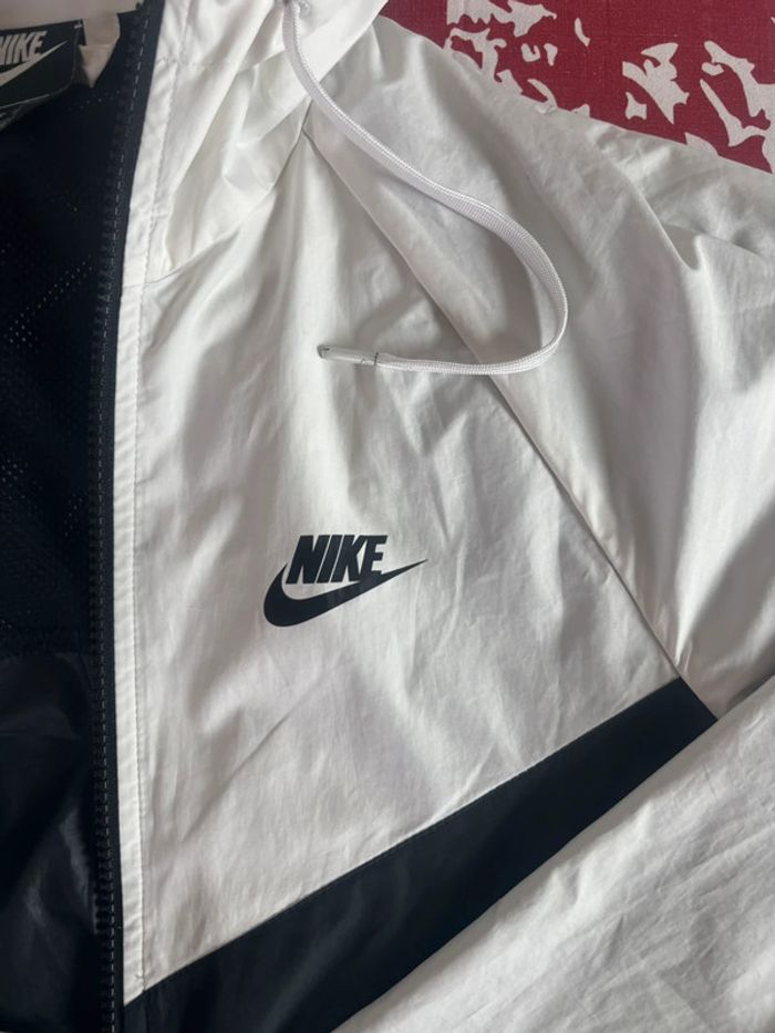 Veste coupe vent Nike blanche et noir taille xs - photo numéro 3