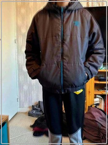 Tres  beau  manteau umbro taille 12-13ans