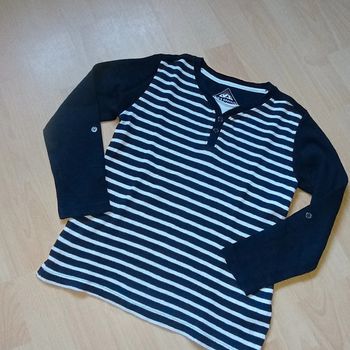 Superbe pull en maille fine 10 ans 🍀 kid's graffiti 🍀 très bon état