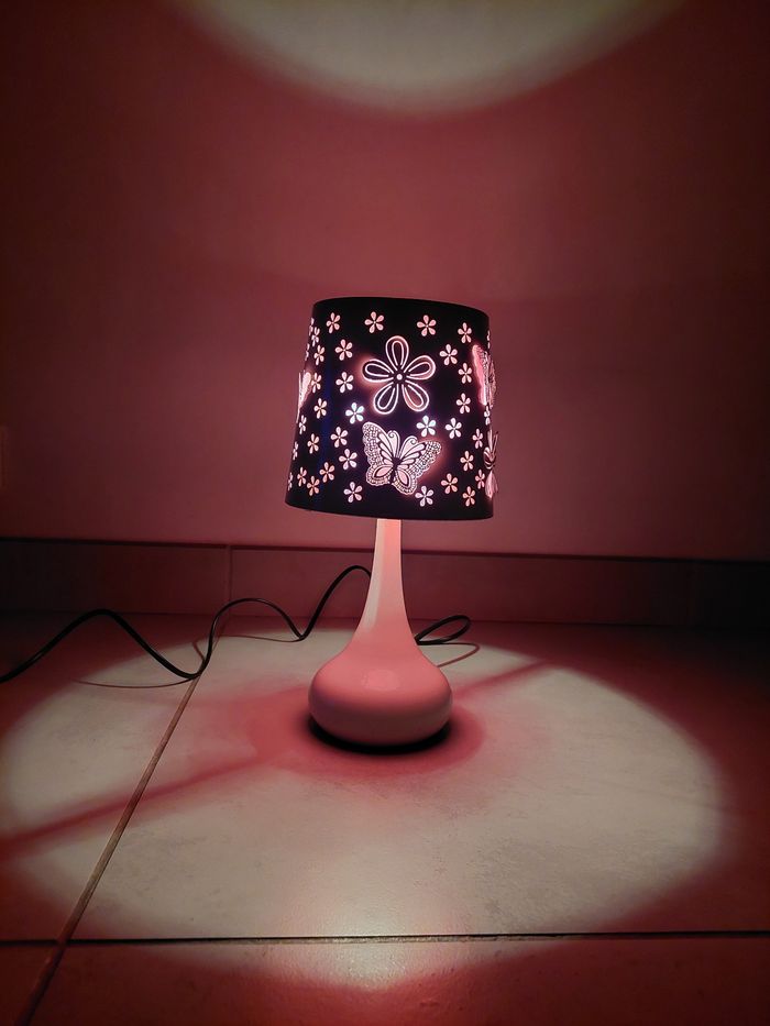 Lampe motif lumière rose