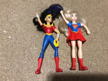 Petites poupées super héroïnes