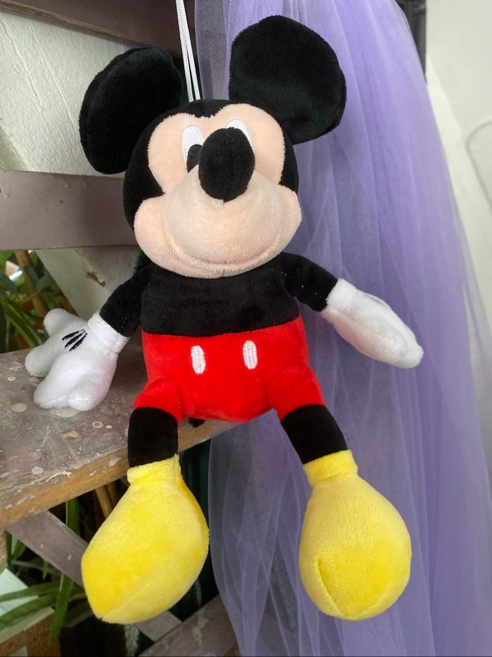 Peluche doudou Mickey à suspendre - photo numéro 4