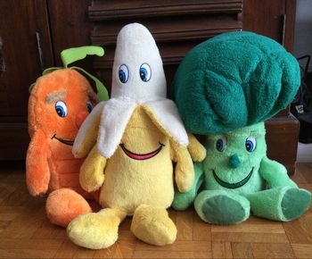 Les 3 peluches légumes  Playtive en super état