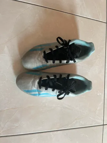 Chaussures crampons football Adidas Messi