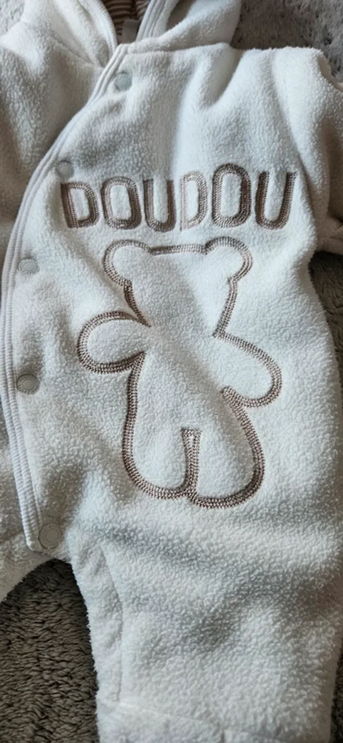 Combinaison bébé 1 mois - photo numéro 2