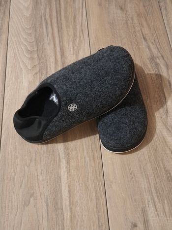 Chaussons pantoufles Mixte homme femme avec maintien gris 