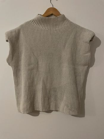 Pull sans manches avec épaulettes bords-côtes