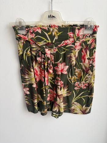 1)Short  lola liza  taille 36 Très bon état 