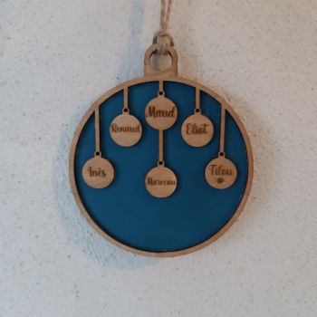 Boule de Noël en bois personnalisable