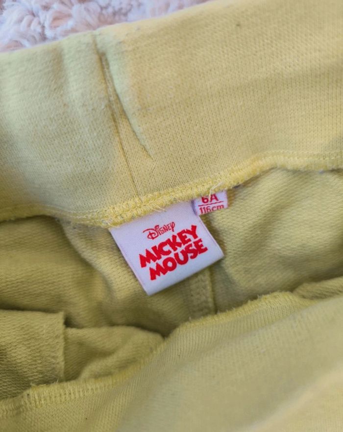 Short jaune Disney - photo numéro 2