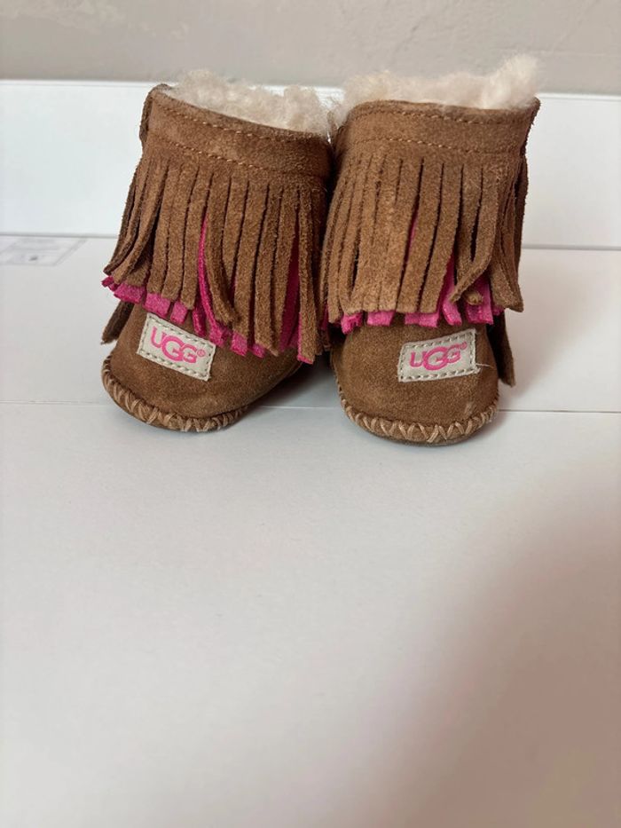 Botte UGG en très bon état pointure 20,5 - photo numéro 2