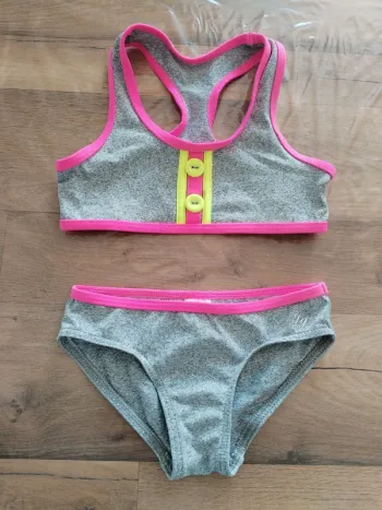 Maillot de bain fille 4 ans neuf