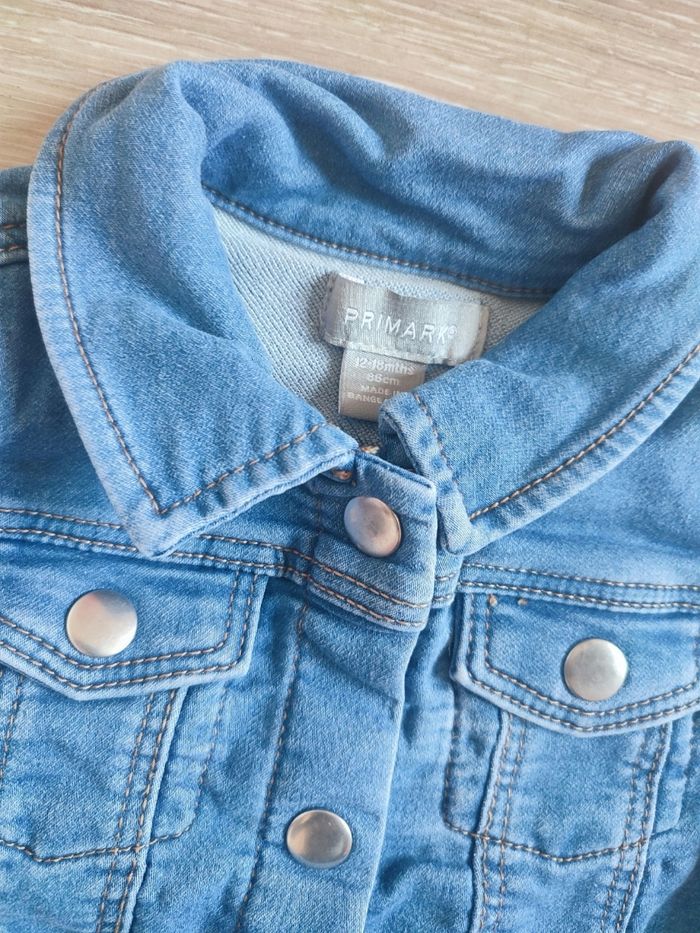 Veste en jean, Primark pour bébé fille, taille 12/18 mois - photo numéro 2