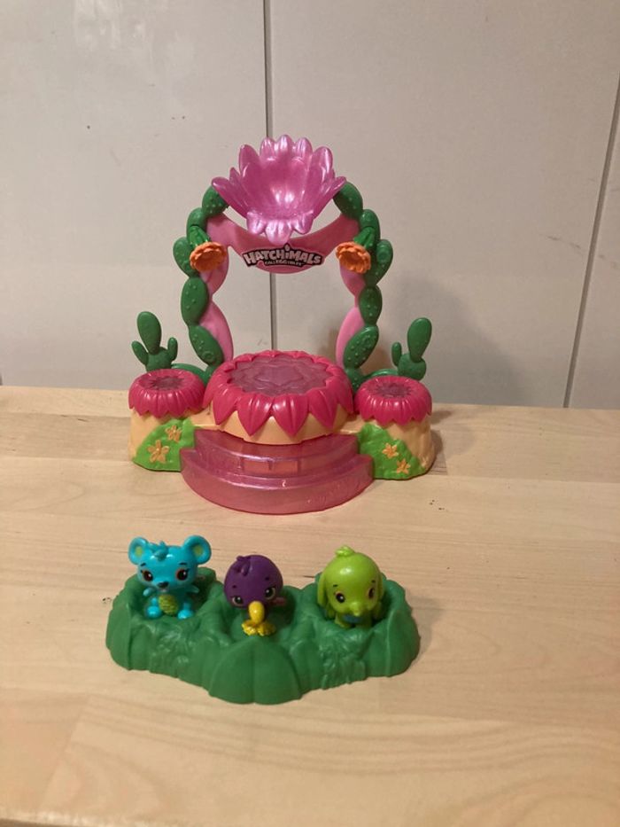 Hatchimals coffret tous en scène + 3 hatchimals
