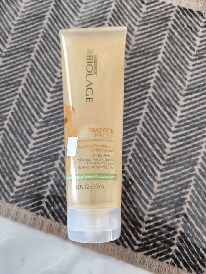 Après shampooing smooth proof aqua gel matrix biolage neuf