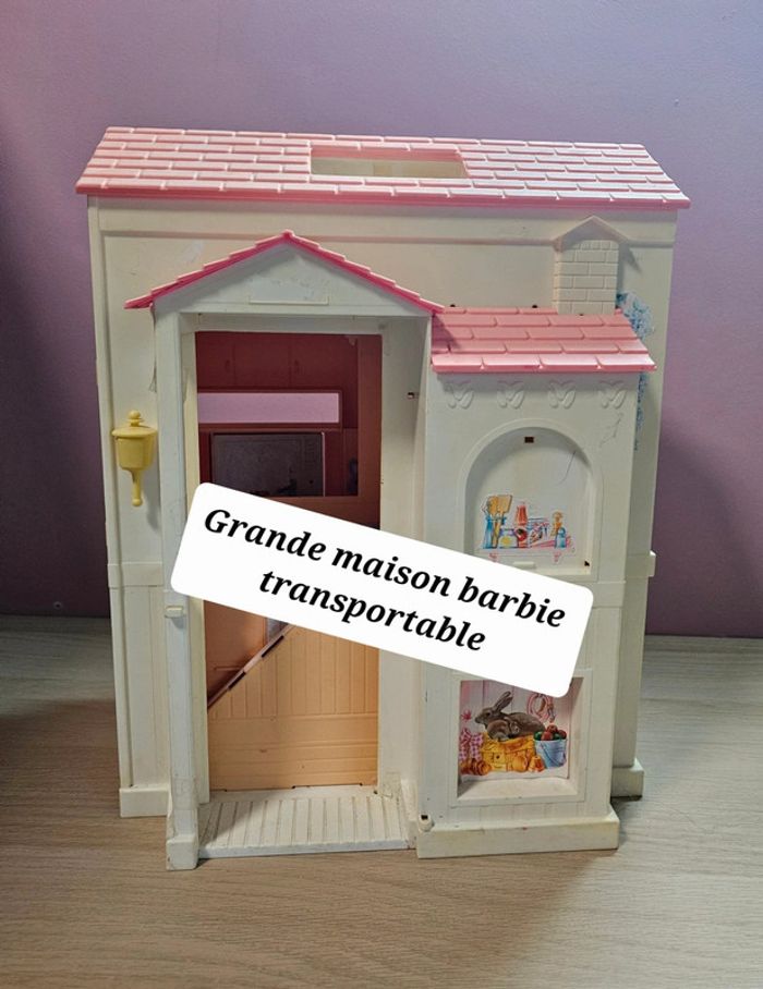 Grande maison barbie transportable