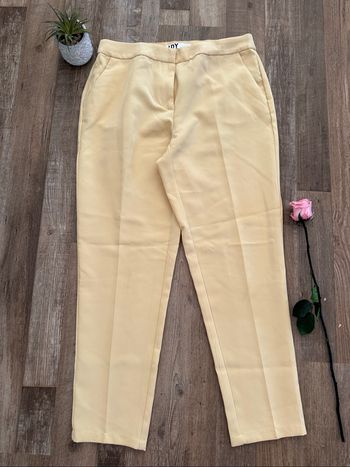 - Chino JDY  (Flo) - Taille 40 / L - Bon état, petite tache