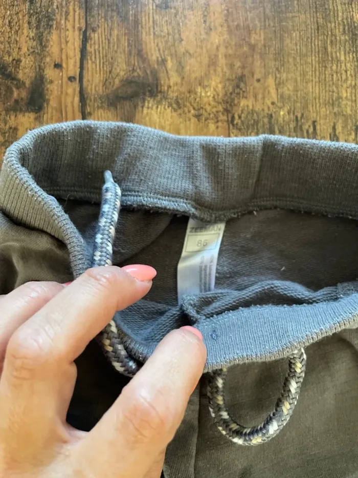 Lot de 2 pantalons de joggings garçon 18 mois - photo numéro 2