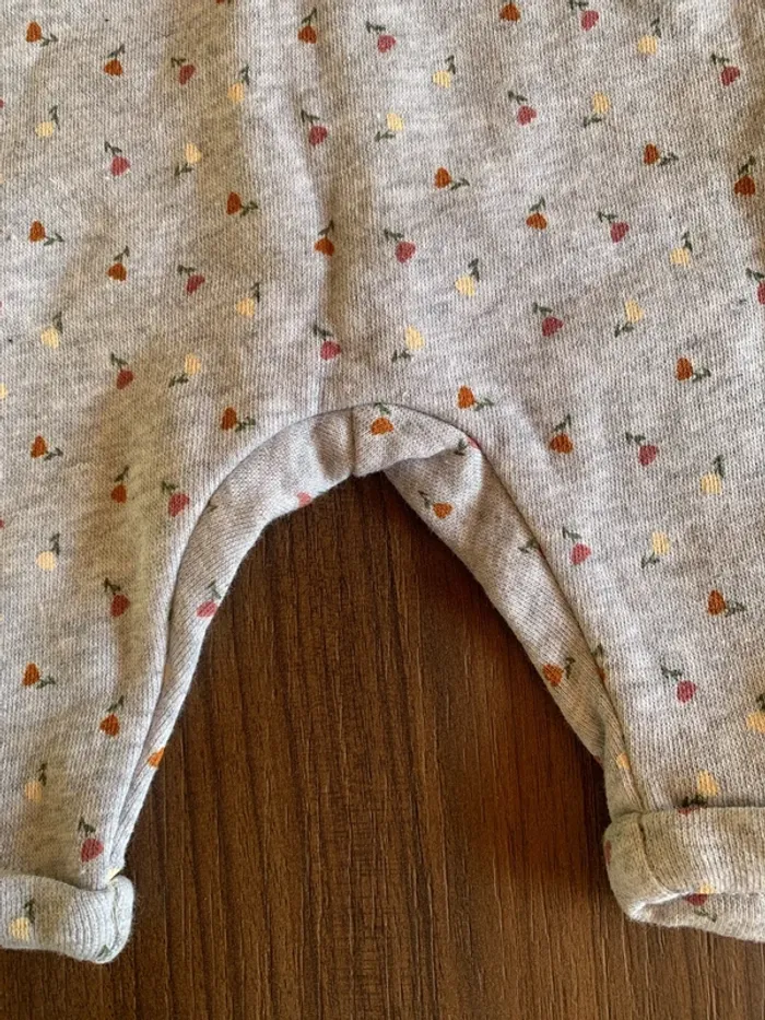 Pantalon jogging Kiabi 3 mois fleurs - photo numéro 5