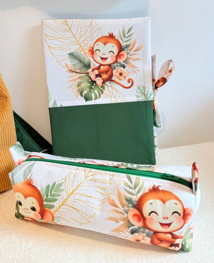 Tablier (bavoir manches longues) motifs Singe T.18-24 mois - photo numéro 3